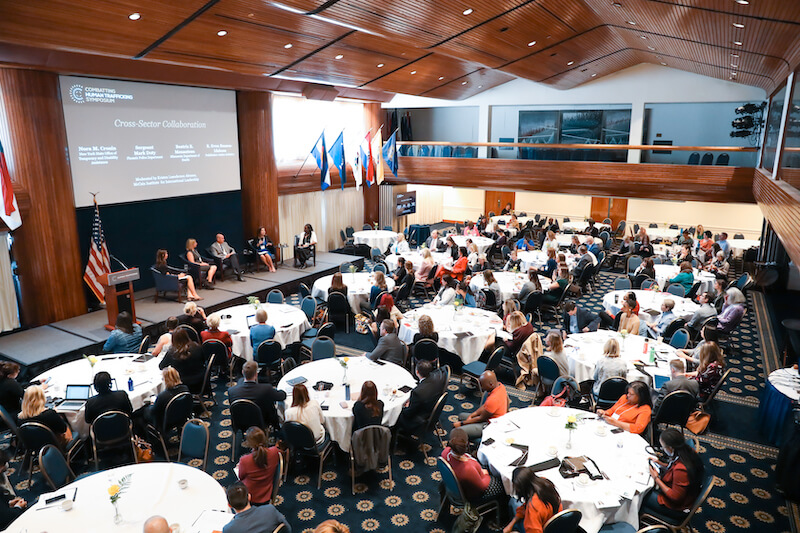 Gran reunión de conferencias