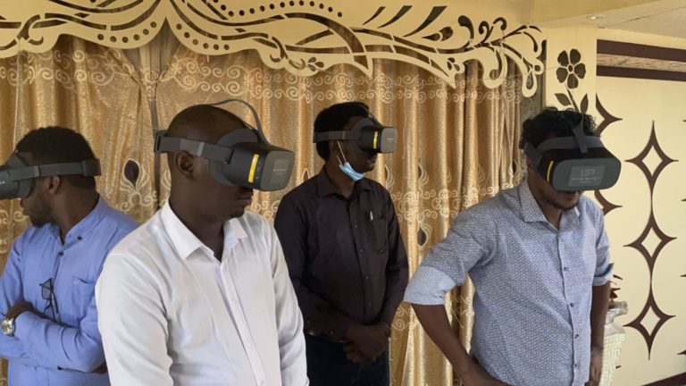 Surgeons in Somaliland train for mass casualty triage using virtual reality with WHO.